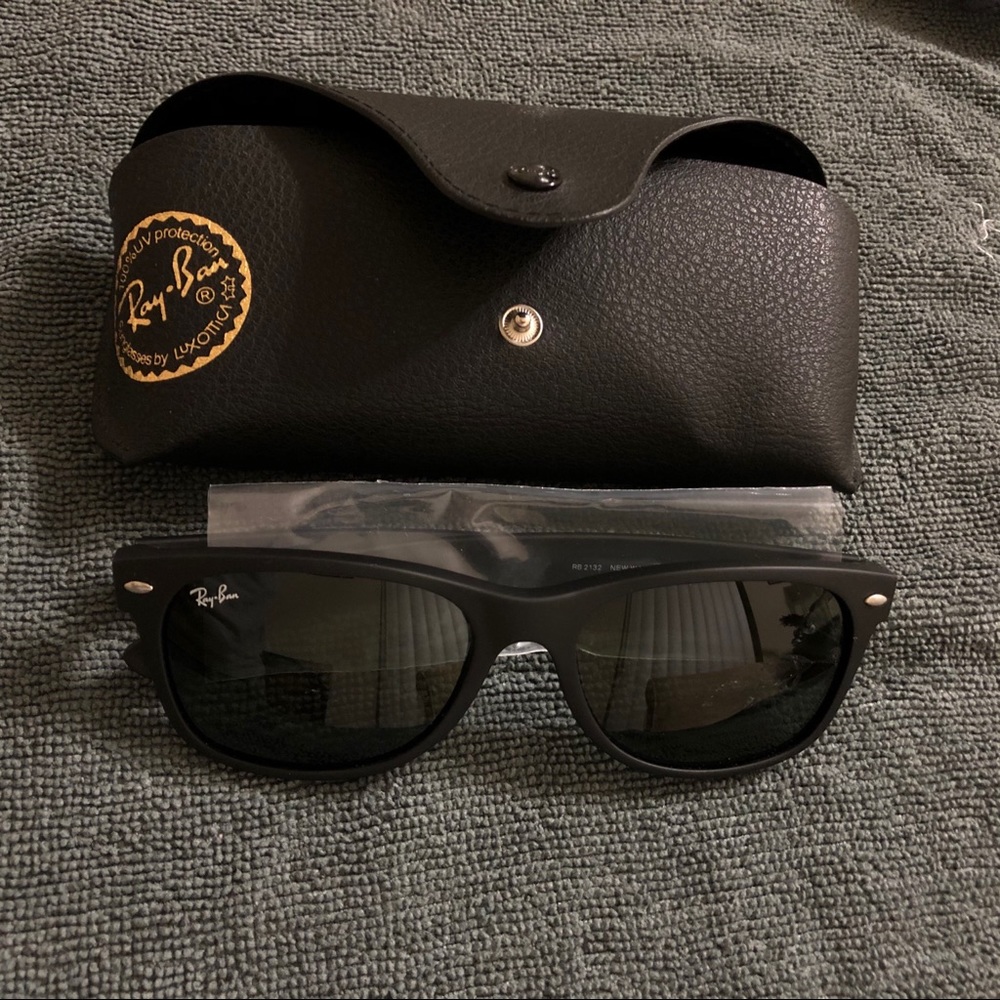 Ray-Ban Wayfarer Sunglasses